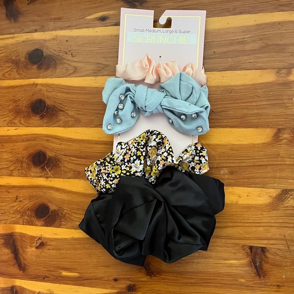 Scrunchies - Picture 4 of 4